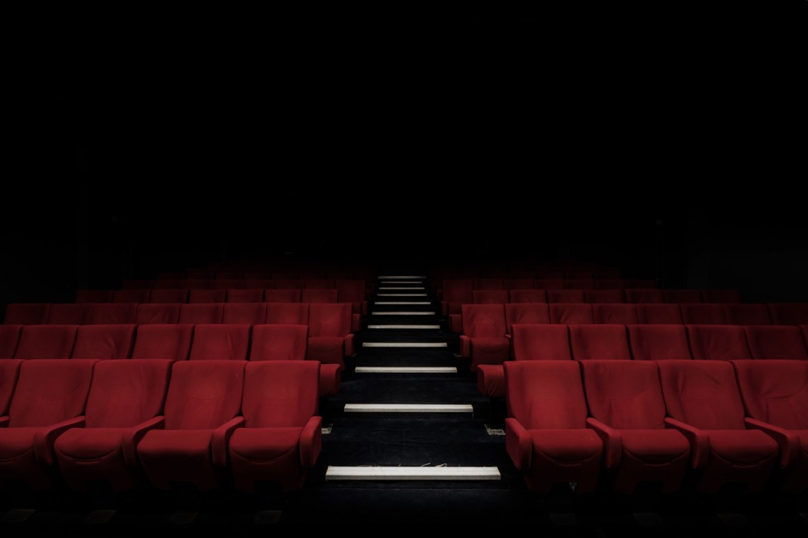 salle-cinema-spectacle-vide