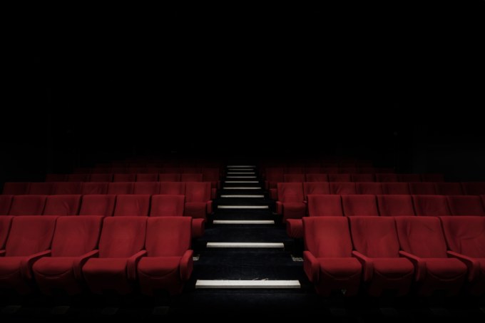 salle-cinema-spectacle-vide