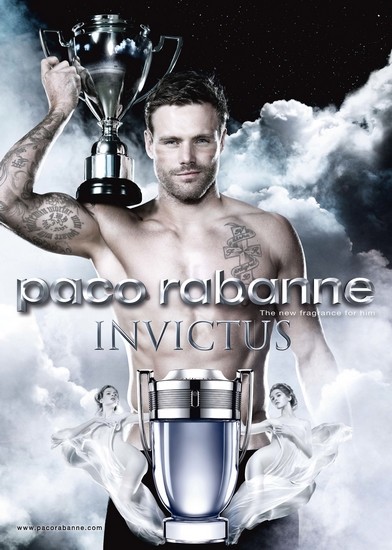 Publicité pour le parfum pour homme Invictus