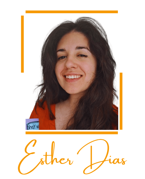 Portrait de Esther Dias, souriante, habillée d'une veste orange, pour sa signature d'article.